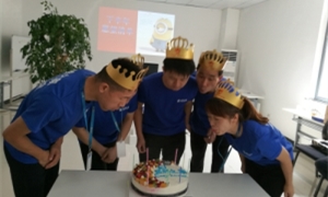 濃情家文化，恩情暖人心——中岳店舉辦第三季度員工生日會(huì)